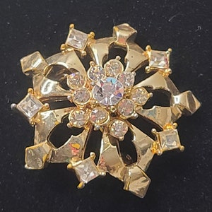 Vintage Gold Tone and Rhinestones Brooch | 60's Brooch | Vintage Brooch | Vintage Fashion | Vintage Jewelry | Brooch Collector | Starburst