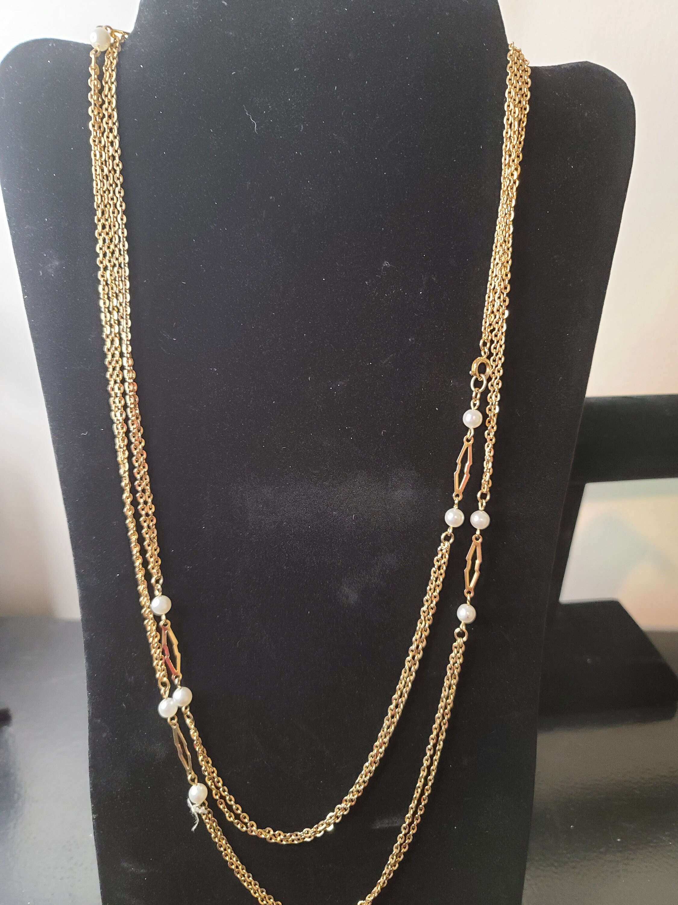 Long Vintage Necklace With Faux Pearls and Gold Tone Tassel