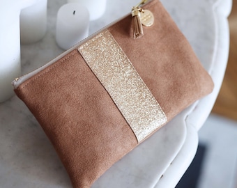 Pochette mariage camel dorée en suédine et tissu pailleté. Modèle *NORA*