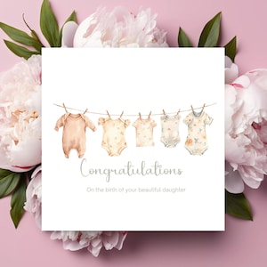 Carte de félicitations pour bébé fille, carte de conception de vêtements pour bébé sur une corde à linge, félicitations pour la naissance de votre fille, 4 modèles