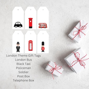 Cadeaukaartjes thema Londen, kaartjes kinderfeestje, cadeaukaartjes verjaardag, 7 witte tags soldaat bewaker zwarte taxi London bus rode brievenbus rode telefooncel,