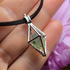 Moldavite Pendant / Moldavite Jewelry / Moldavite Necklace / Authentic Moldavite / Genuine Moldavite / Moldavite Stone / Moldavite Crystal