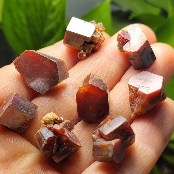 Vanadinite Crystal / Vanadinite Specimen / Vanadinite Geothite / Vanadinite Cluster / Vanadinite