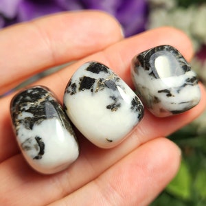 Yin Yang Stone - Tiger Calcite - Calcite Crystal - Calcite Specimen - Yin Yang Stone Tumble - Black and White Calcite - Yin and Yang Stone