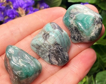 Emerald Crystal / Tumbled Emerald / Polished Emerald / Emerald Stone / Green Emerald / Emerald Gemstone / May Birthstone / Natural Emerald