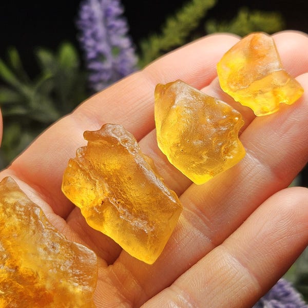 Raw Amber Stone Specimen, Amber Crystal from Colombia