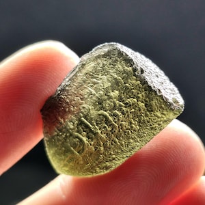 Moldavite Specimen 5.3g - Genuine Moldavite - Raw Moldavite - Moldavite Crystal - Moldavite Specimen - Moldavite Stone - Authentic Moldavite
