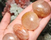 マダガスカル産　ローズクォーツ　パーム ヘマトイドローズクォーツパームストーン：マダガスカル産研磨石
