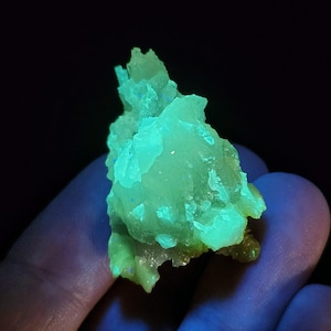 Bi-Color Zincite Crystal Specimen: UV Reactive Hydrozincite