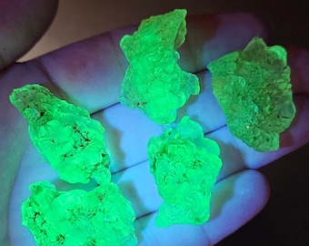 Hyalite Opal / UV Reactive Crystal / Fluorescent Hyalite Opal / Opal Crystal / Hyalite / Hyalite Opal Mexico / Hyalite Opal Gem / UV Crystal