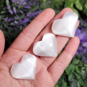 Selenite Heart Carving: Polished Crystal Stone (35mm)