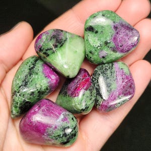 Tumbled Ruby Zoisite Specimen: UV Reactive Crystal