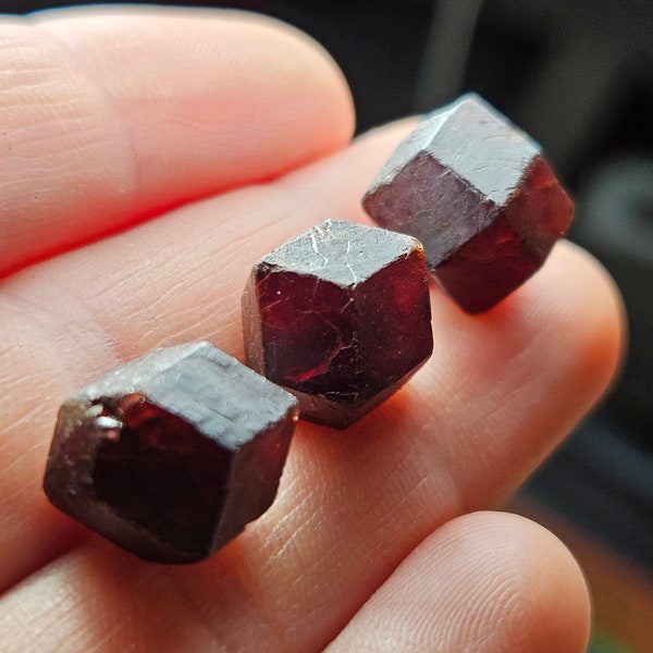 Raw Garnet Crystal / Garnet Dodecahedron / Red Garnet / Raw Garnet / Garnet Crystal / Tumbled Garnet / Garnet Specimen / Garnet Stone