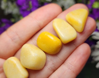 Yellow Jasper Worry Stone: Healing Crystal Pocket Stone (4.5x3.5cm