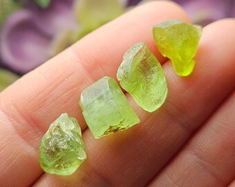 Peridot Crystal / Raw Peridot / Peridot Stone / Green Peridot / Peridot Gemstone / Rough Peridot / August Birthstone / Natural Peridot