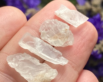 Pierre précieuse de pétalite naturelle, spécimen de cristal de pétalite - Pierre de pétalite brute