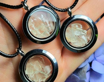 Libyan Desert Glass Pendant / Moldavite Jewelry / Moldavite Necklace / Moldavite Necklace Authentic / Moldavite Jewelry / Moldavite Locket