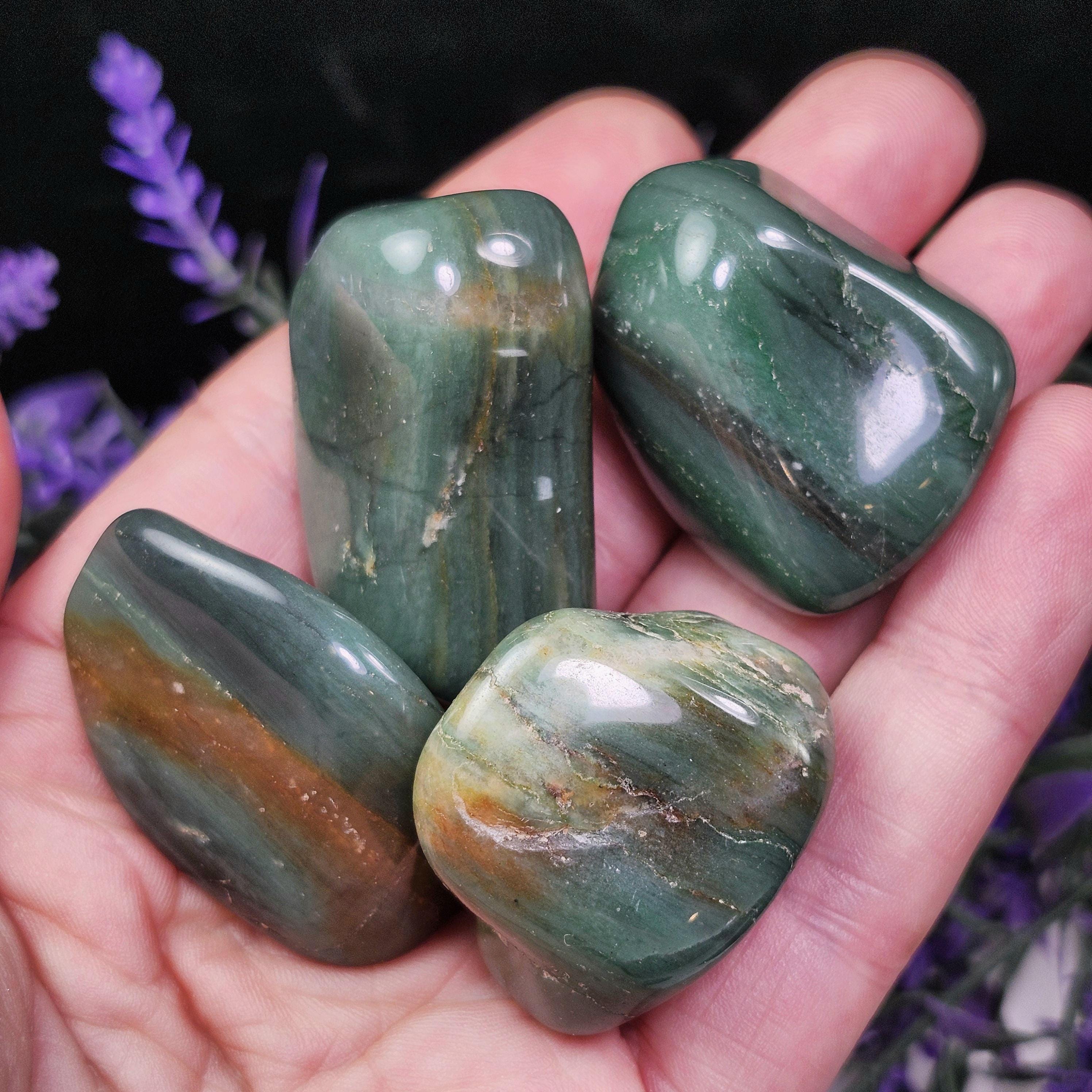 緑色の謎石パート② 約2.8kg 鑑賞石 日本製 自社製 日本銘石協会 正規代理店 招日本製 自社製 日本銘石協会