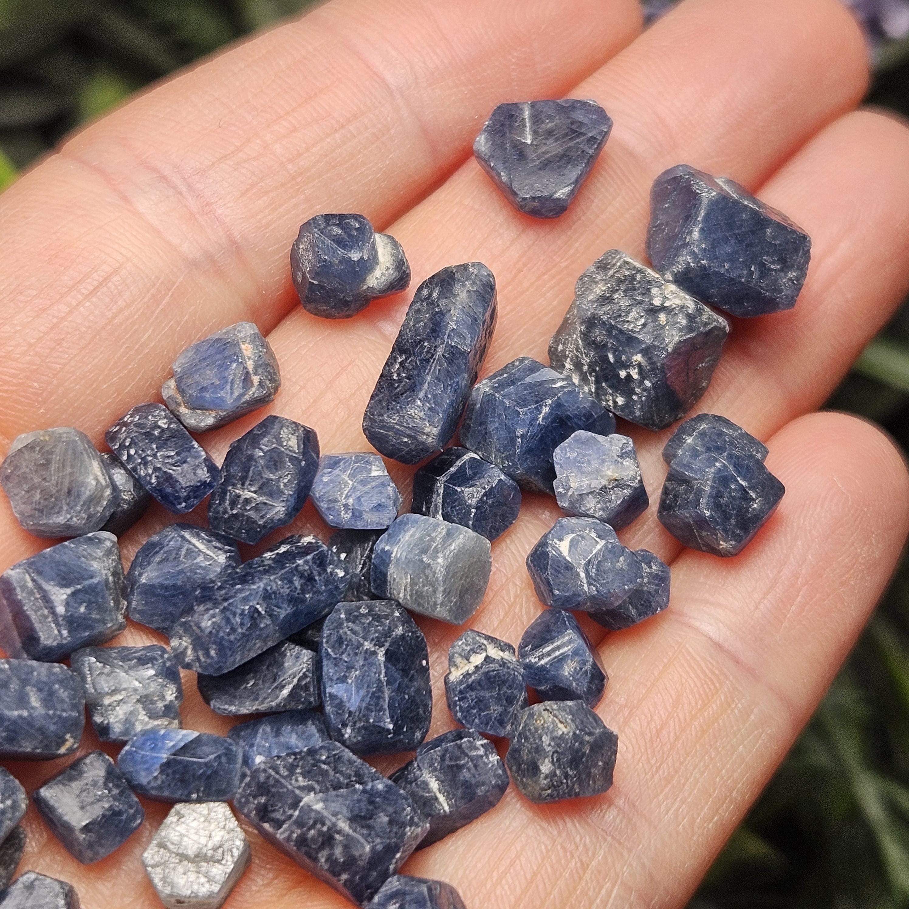 ヒマラヤ産ブルーサファイア結晶標本：原石サファイア - Etsy 日本