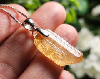 Imperial Topaz Pendant / Golden Topaz / Topaz Necklace / Golden Topaz Necklace / Imperial Topaz Crystal / Topaz Pendant / Topaz Jewelry