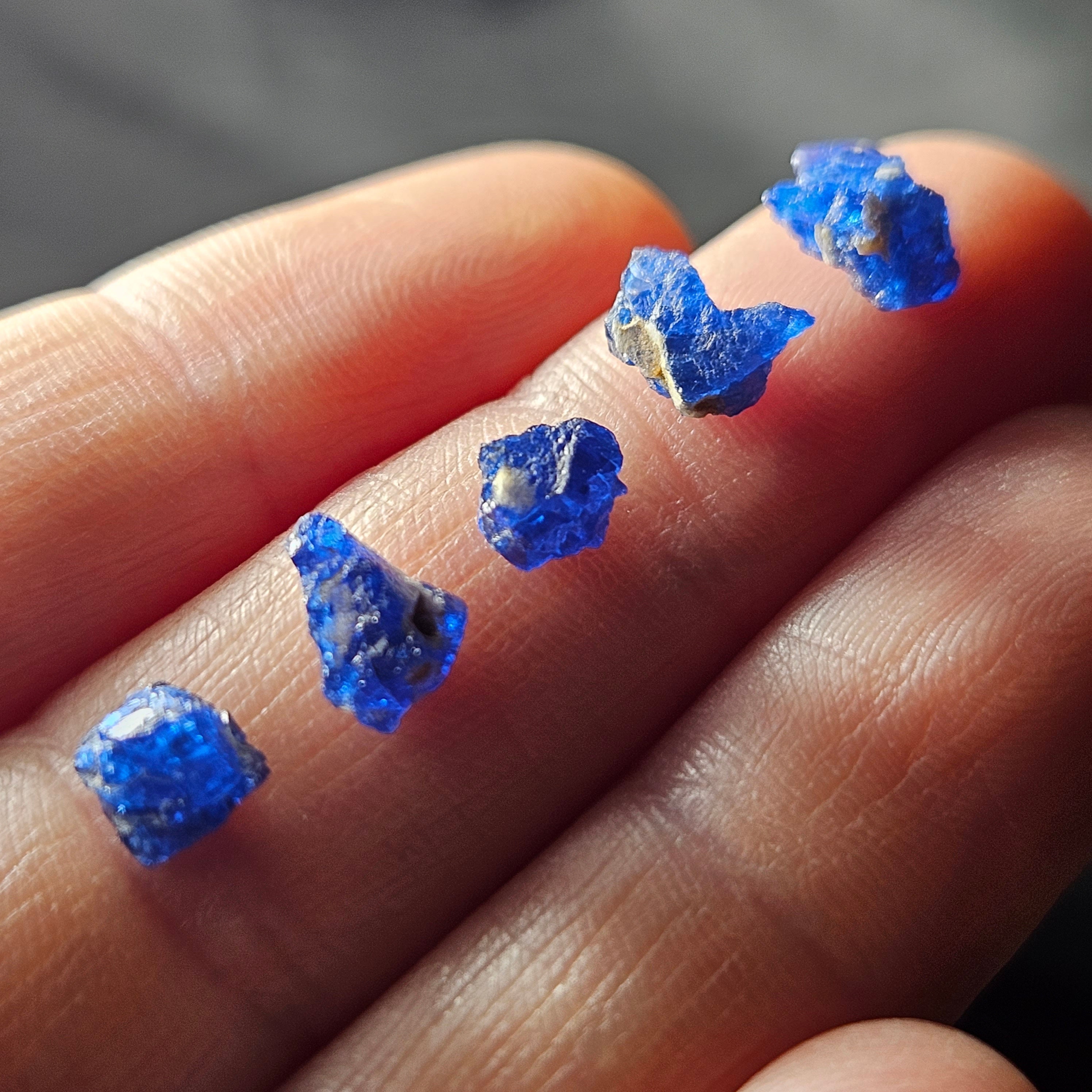 9 Lustrous Cobalt-Blue Spinel (Cobaltoan) Crystal Cluster - Vietnam  (#273717) For Sale 