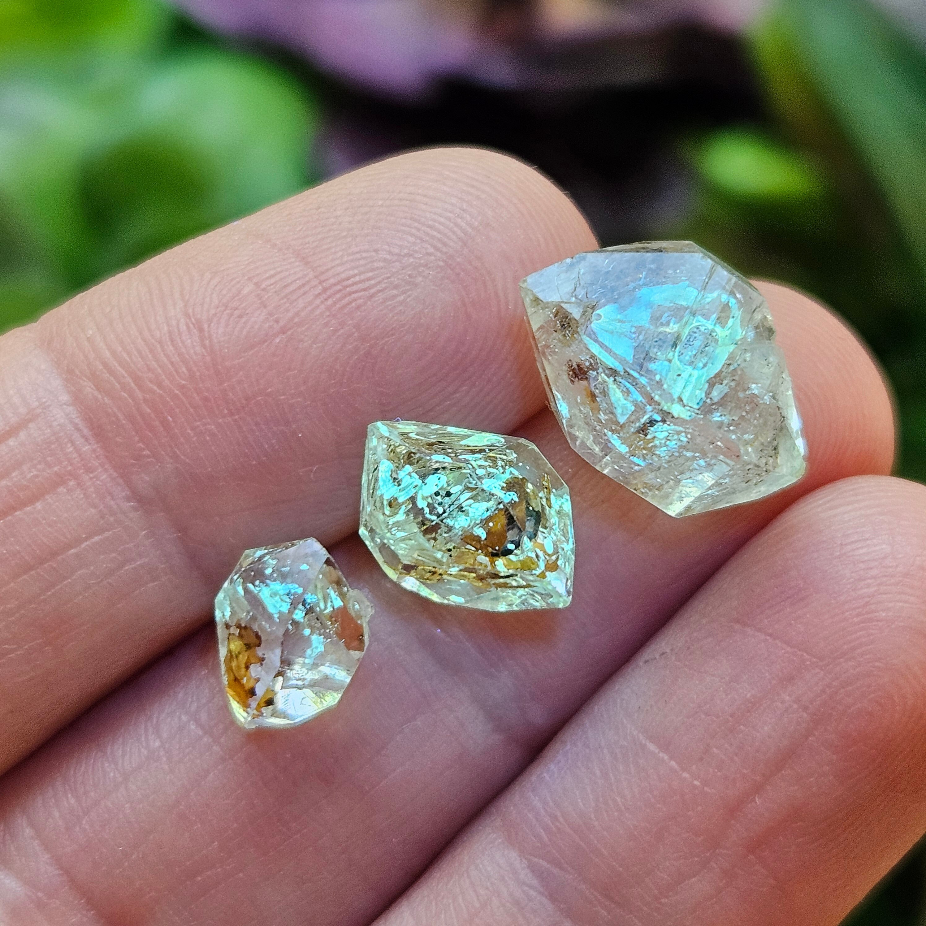 Enhydro crystal - Etsy 日本