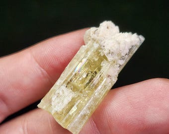 M*u様 ヘリオドール ゴールデンベリル 原石 鉱物標本 天然石 945