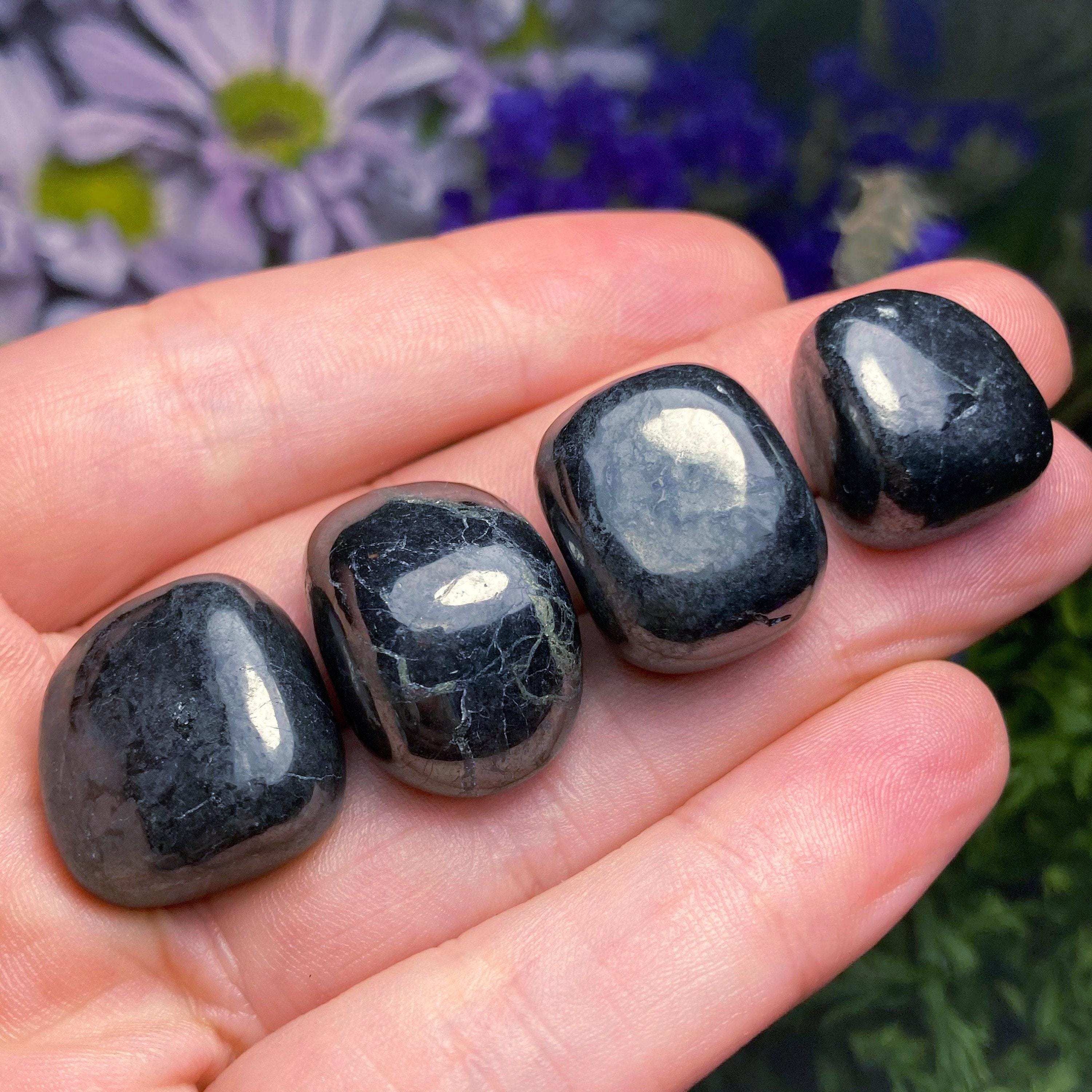 研磨されたシュンガイトクリスタル：炭素を豊富に含む石 - Etsy 日本