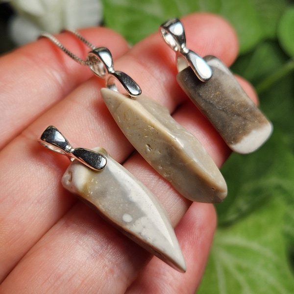 Crop Circle Flint Pendant / Flint Jewelry / Flint Pendant / Flint Necklace / Crop Circle Stone / Crop Circle Jewelry / Natural Flint