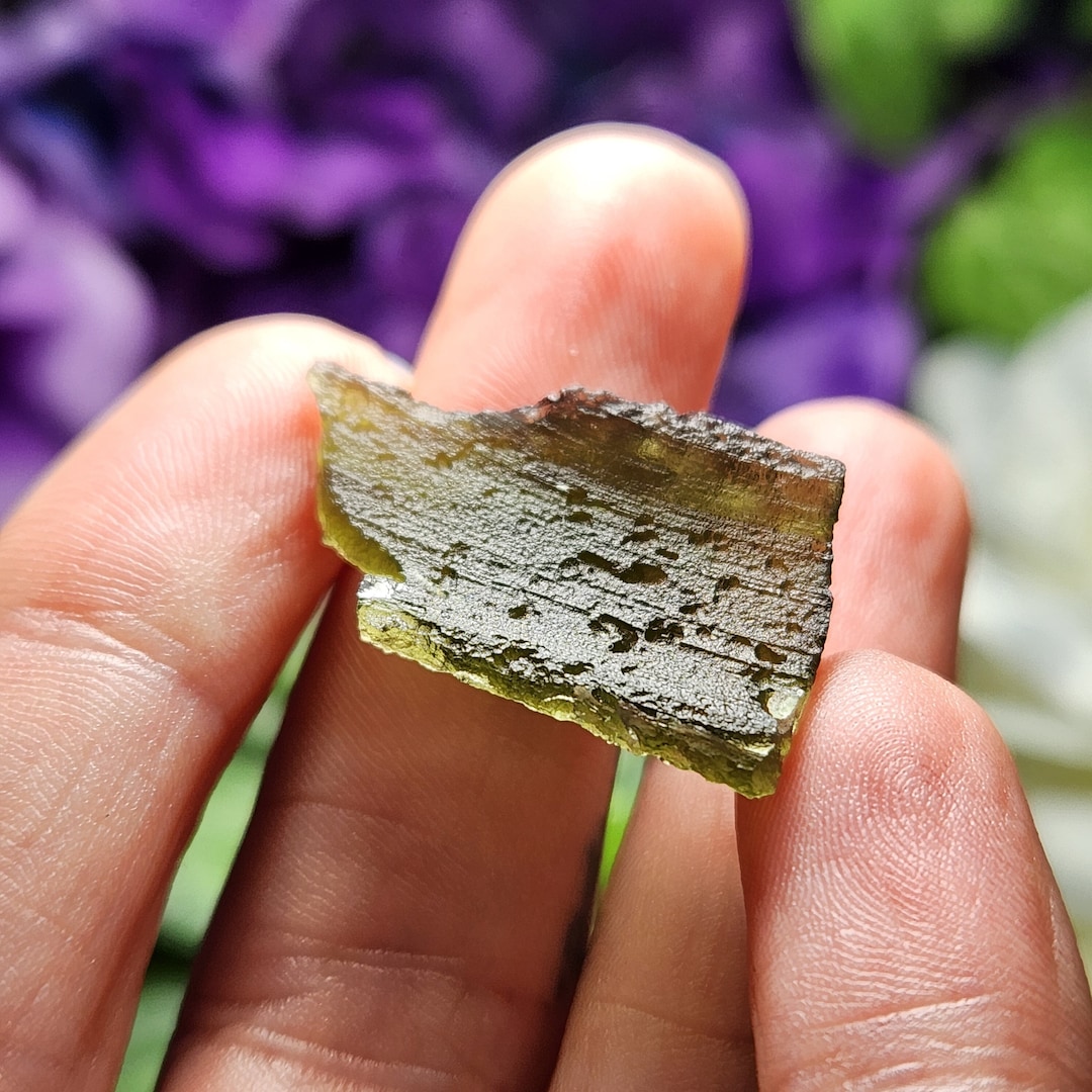 Moldavite / 2 4 Gram Moldavite / Genuine Moldavite / Raw Moldavite