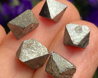 Set of 5 ~ Magnetite Crystals / Raw Magnetite / Terminated Magnetite / Rough Magnetite Stones / Magnetic Crystal / Natural Magnetite