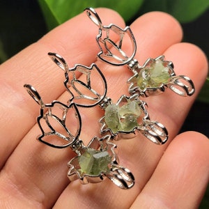 Moldavite Pendant / Moldavite Jewelry / Moldavite Necklace / Tektite Pendant / Authentic Moldavite / Genuine Moldavite / Moldavite Crystal 画像 4