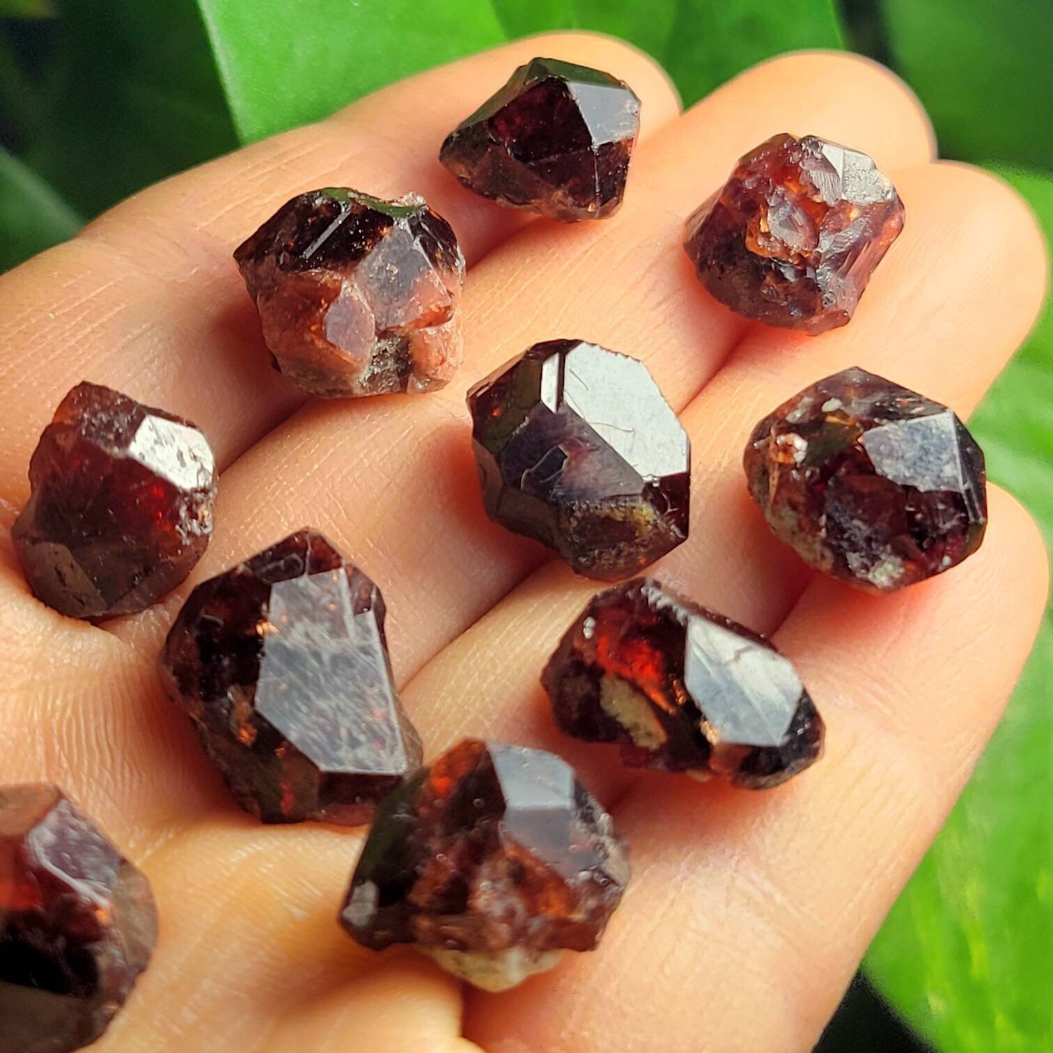 Garnet Crystal, Stone of Healing broken love » Prehistoric Online
