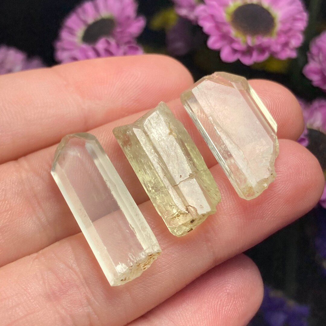 Yellow Kunzite / Golden Kunzite Crystal / Golden Kunzite / Kunzite Raw