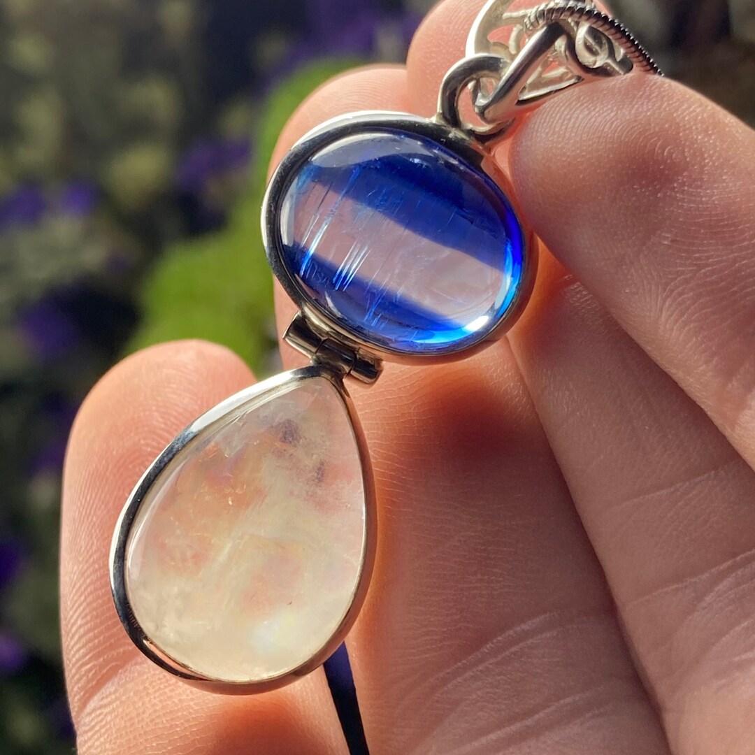 Kyanite Pendant / Rainbow Moonstone Pendant / Rainbow Moonstone