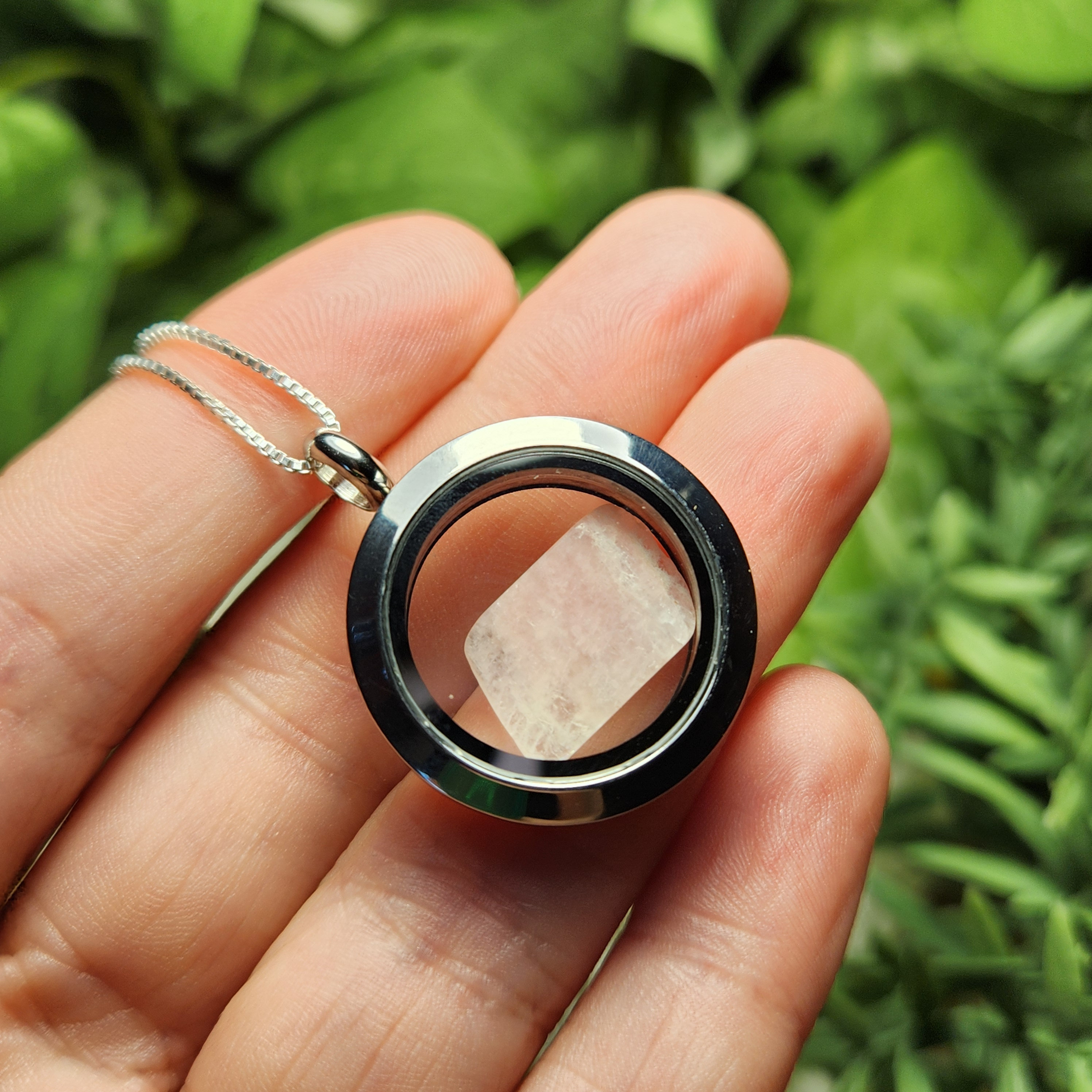 ピンクペタライトロケットペンダント：天然水晶、スターリングシルバー