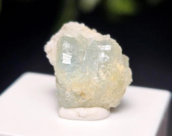 ユークレース（ジンバブエ）| 青いユークレース結晶、希少鉱物標本
