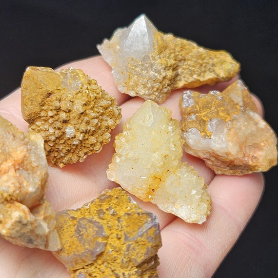 ゴールデンヒーラースピリットクォーツクラスター：南アフリカ産