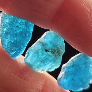 Neon Blue Apatite Crystal - Blue Apatite - Blue Apatite Stone - Raw Blue Apatite - Apatite Stone - Apatite Crystal - Natural Blue Apatite