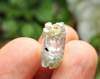 原石アクアマリン結晶標本：ベトナム産ブルーアクアマリン - Etsy 日本