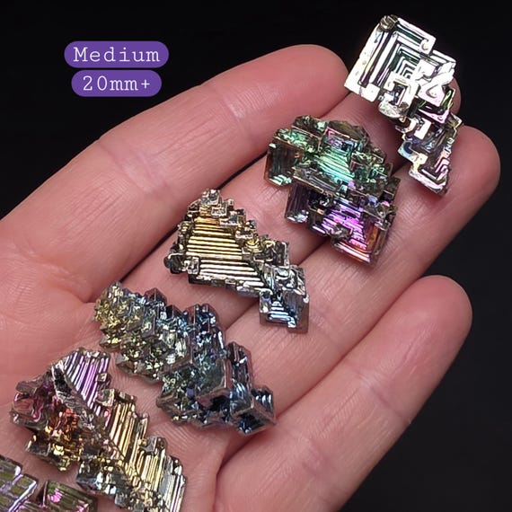 ビスマス結晶：幾何学的な金属標本、虹色の輝きを持つビスマス - Etsy 日本