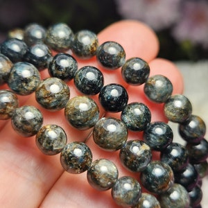 Black Kyanite Bracelet / Black Kyanite Crystal /  Crystal Bracelet / Black Kyanite Jewelry / Polished Black Kyanite / Gemstone Bracelet