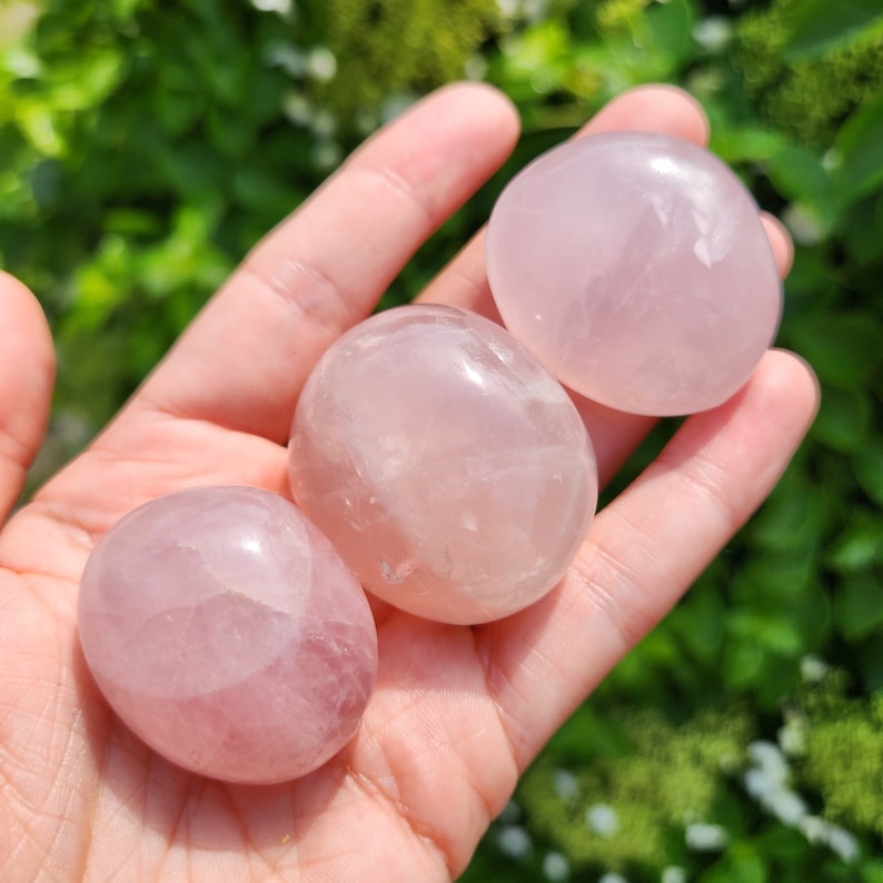 Rosenquarz Crystal Palm Stone, polierter Rosenquarz Bild 7