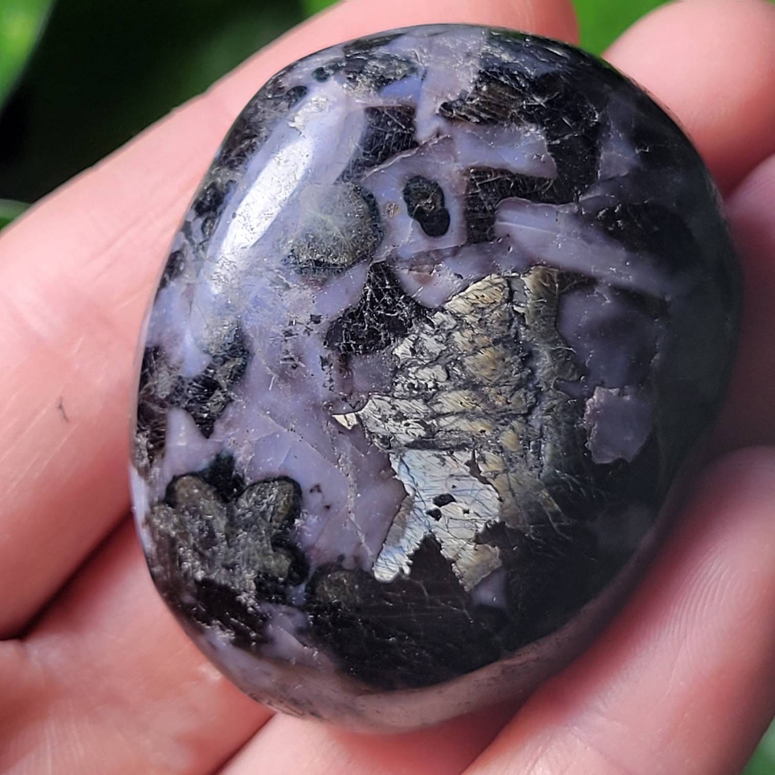 Sfera di Mystic Merlinite (Indigo Gabbro) (2) - Cristalli da Favola