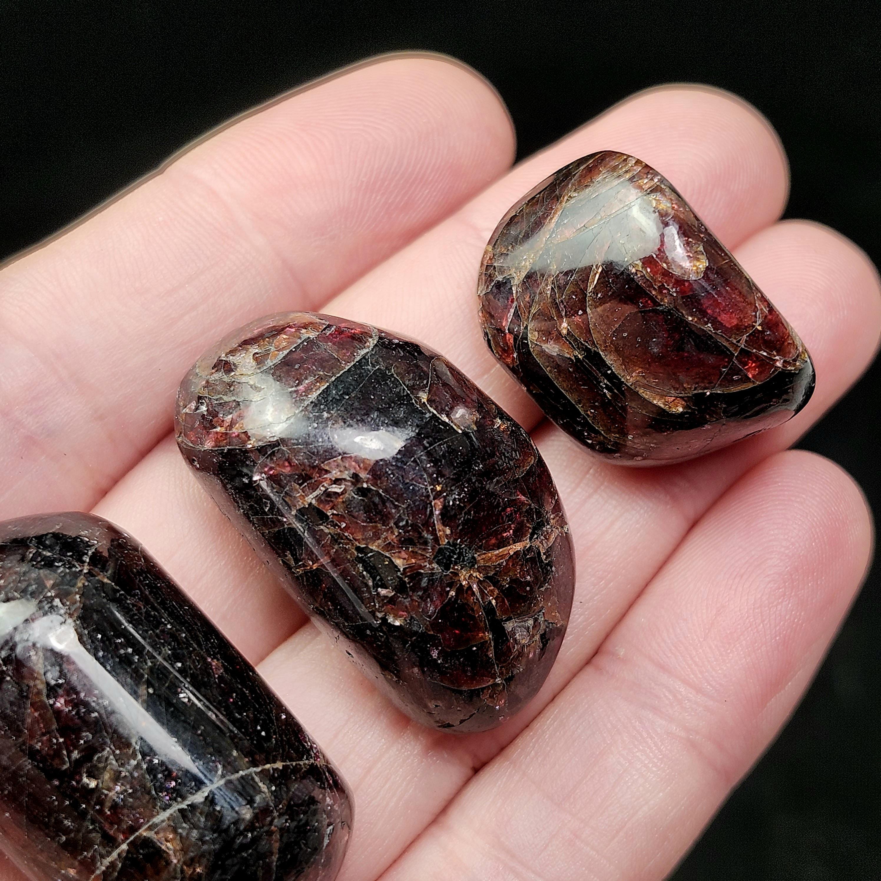 心の融解（Garnet）天然石 テクスチャーアート キャンバス Polished Garnet Crystal - Tumbled Garnet Stone - Red Garnet