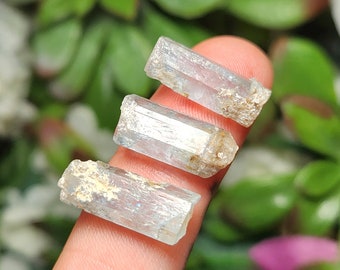 原石アクアマリン結晶標本：ベトナム産ブルーアクアマリン - Etsy 日本
