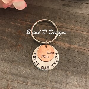 Personalized Groom&#39;s gift - Anniversary gift  Wedding or Anniversary Date keychain