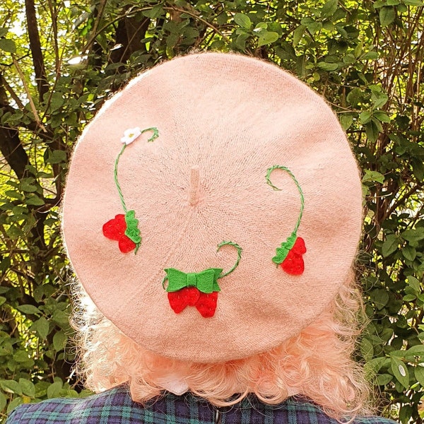 SemenCoicis - Kawaii Vintage Lace Embroidered Wool Beret