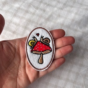 Snails in Love Cameo Patch | Iron on! | Cottagecore Collection