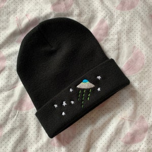 I'm Leaving UFO Beanie | UV Reactive | Glow-in-the-Dark | Spooky Collection